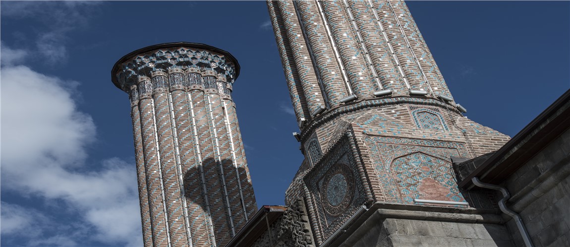 Erzurum Çifte Minareli Medrese Tarihi Bilgi